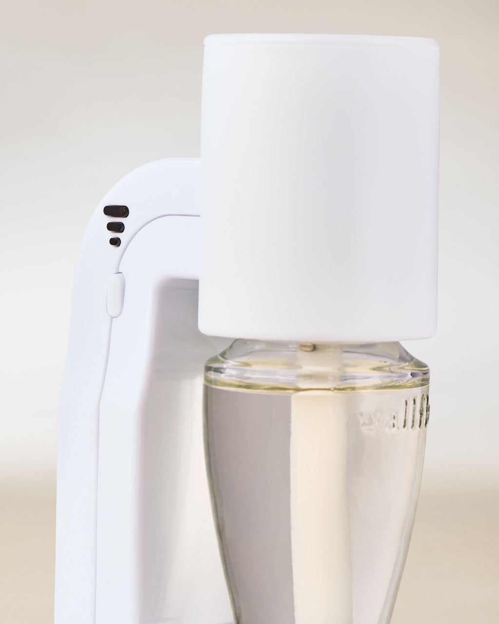 White Scent Control&trade; Wallflowers Fragrance Plug